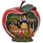 Snow White Apple Scene Masterpiece Figurine - Disney Tradition